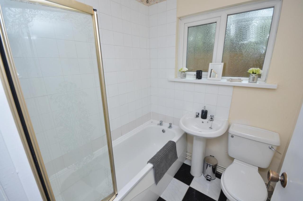 Bright Stylish 2 Bedroom Garden Apartment South Belfast Close To Everything Esterno foto