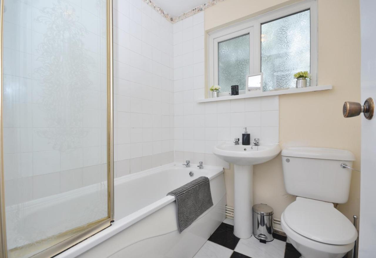 Bright Stylish 2 Bedroom Garden Apartment South Belfast Close To Everything Esterno foto