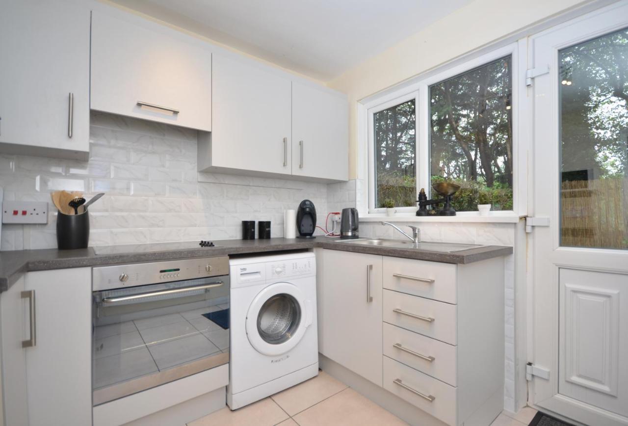 Bright Stylish 2 Bedroom Garden Apartment South Belfast Close To Everything Esterno foto